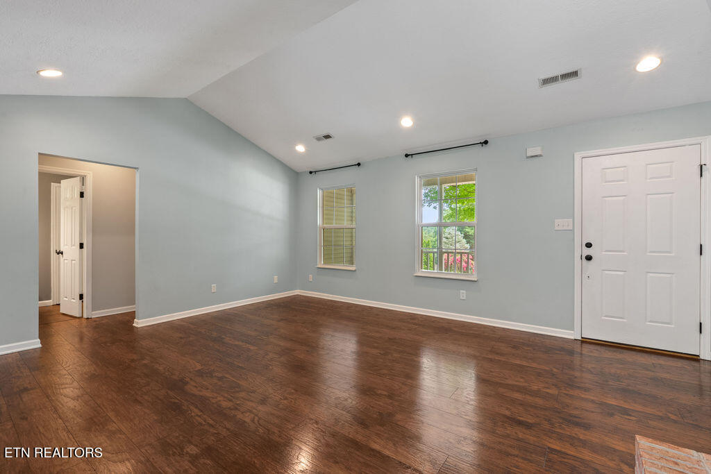 8301 Encounter Trail Powell, TN 37849 - Photo 10 of 40 Living Room 4