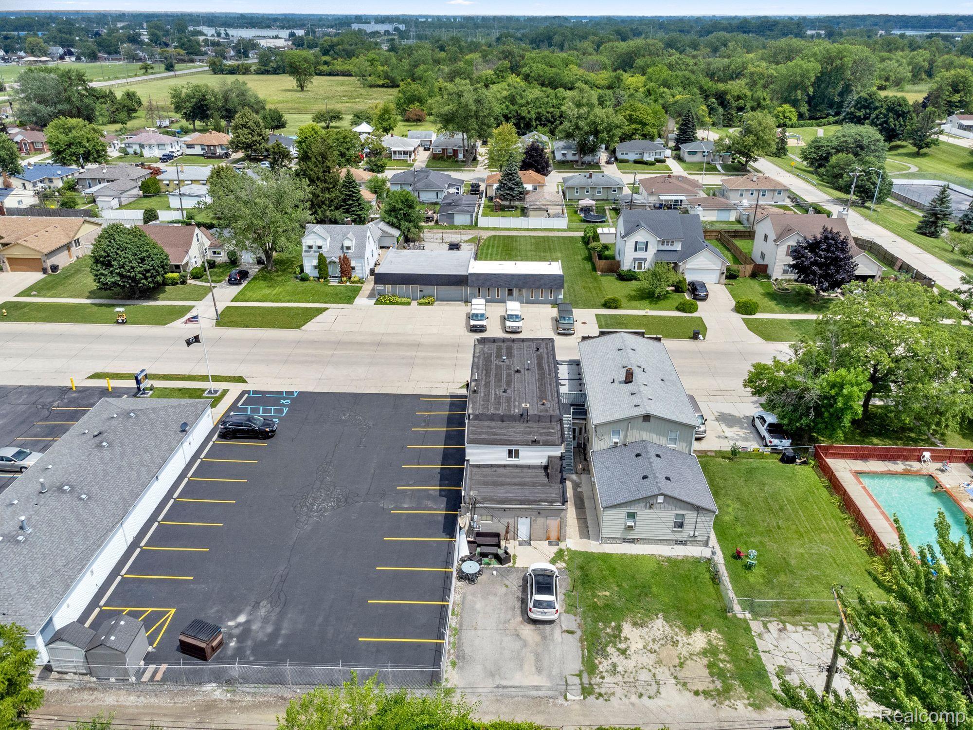 17138 Quarry Road, Unit 1A Riverview, MI 48193 - Photo 32 of 39