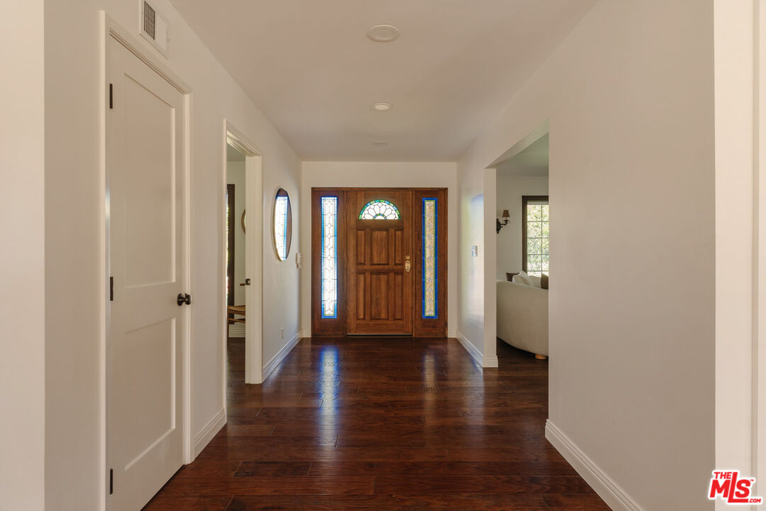 280 Cummings Road Santa Paula, CA 93060 - Photo 3 of 57