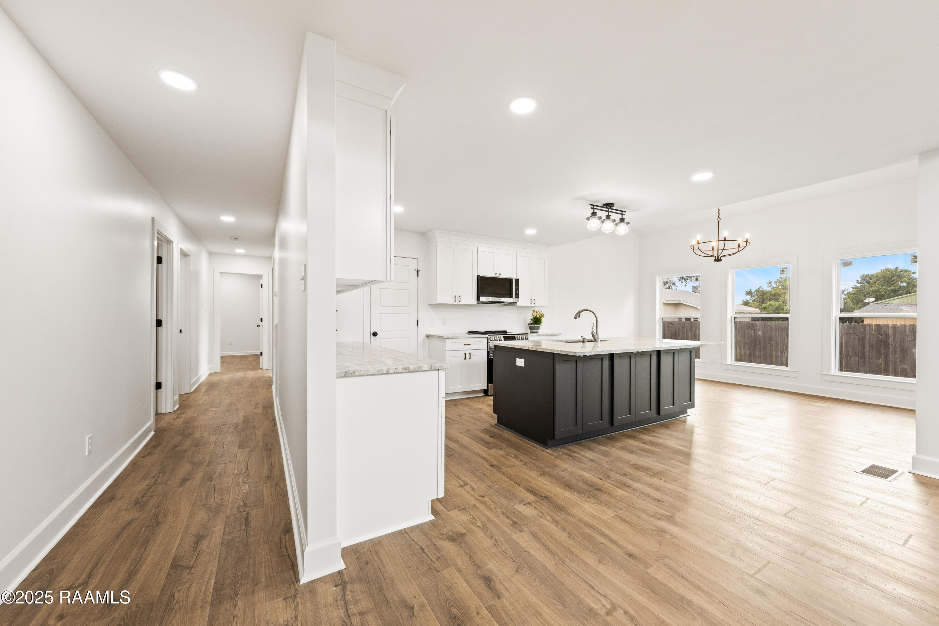 1100 F Vieux Jacquet Road Broussard, LA 70518 - Photo 20 of 51 Entrance / Hallway