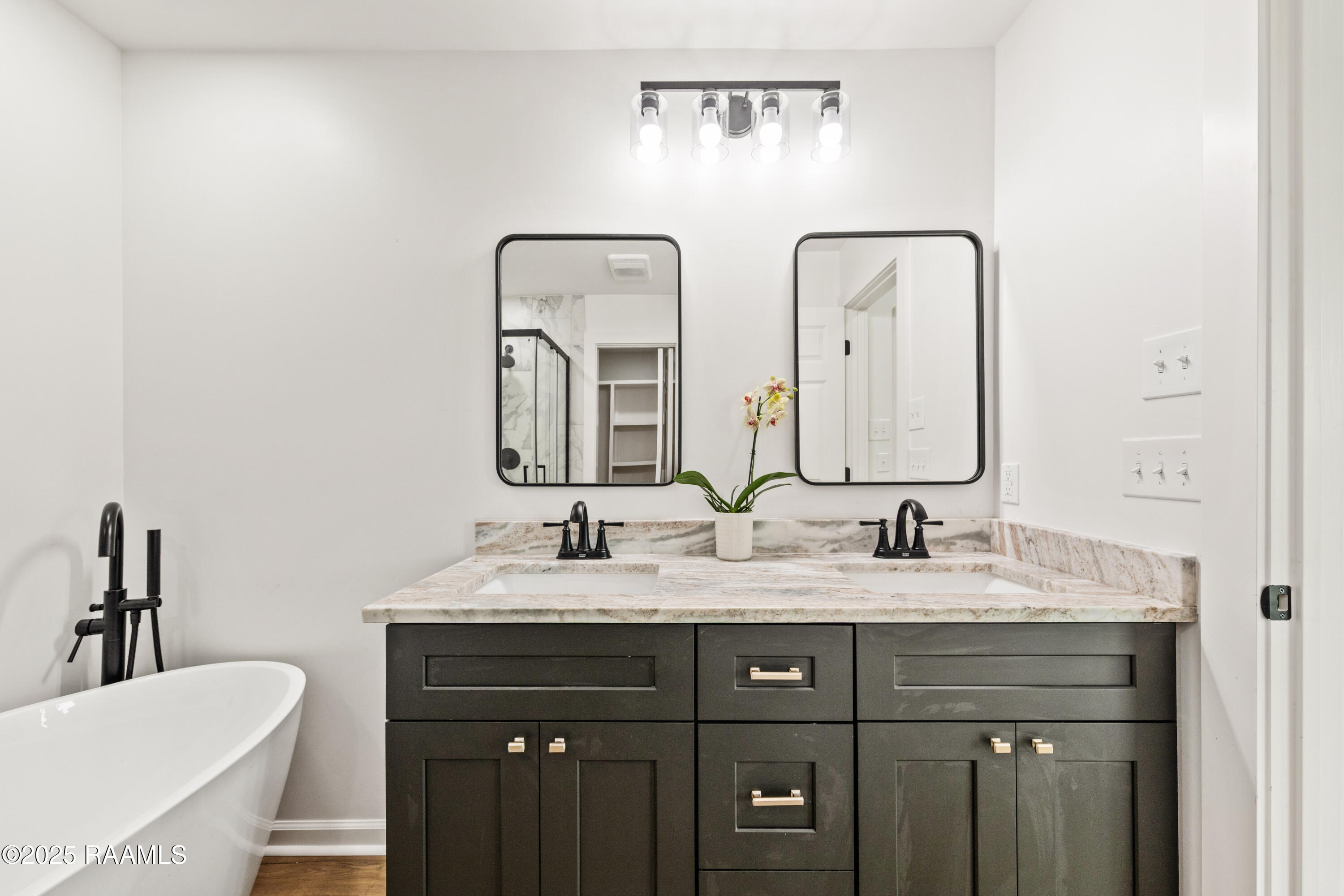 1100 F Vieux Jacquet Road Broussard, LA 70518 - Photo 23 of 51 Primary Bathroom