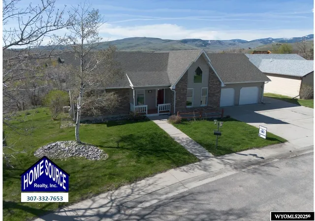 $585,000 | 824 Vance Drive, Lander, WY 82520