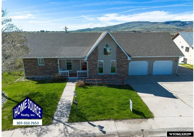 $585,000 | 824 Vance Drive, Lander, WY 82520