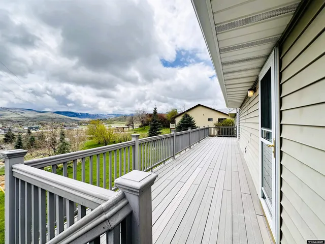 $585,000 | 824 Vance Drive, Lander, WY 82520