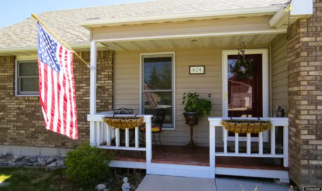 $585,000 | 824 Vance Drive, Lander, WY 82520