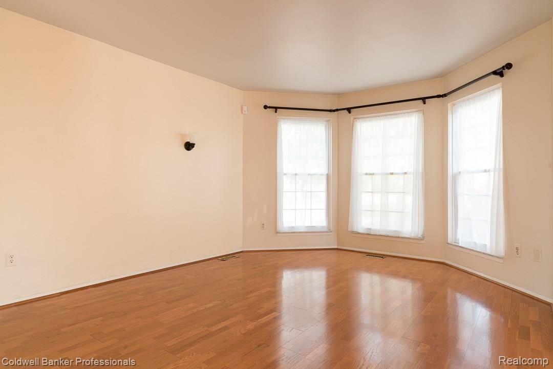 1825 Reis Court Rochester, MI 48309 - Photo 8 of 30 1825-Reis-07.jpg