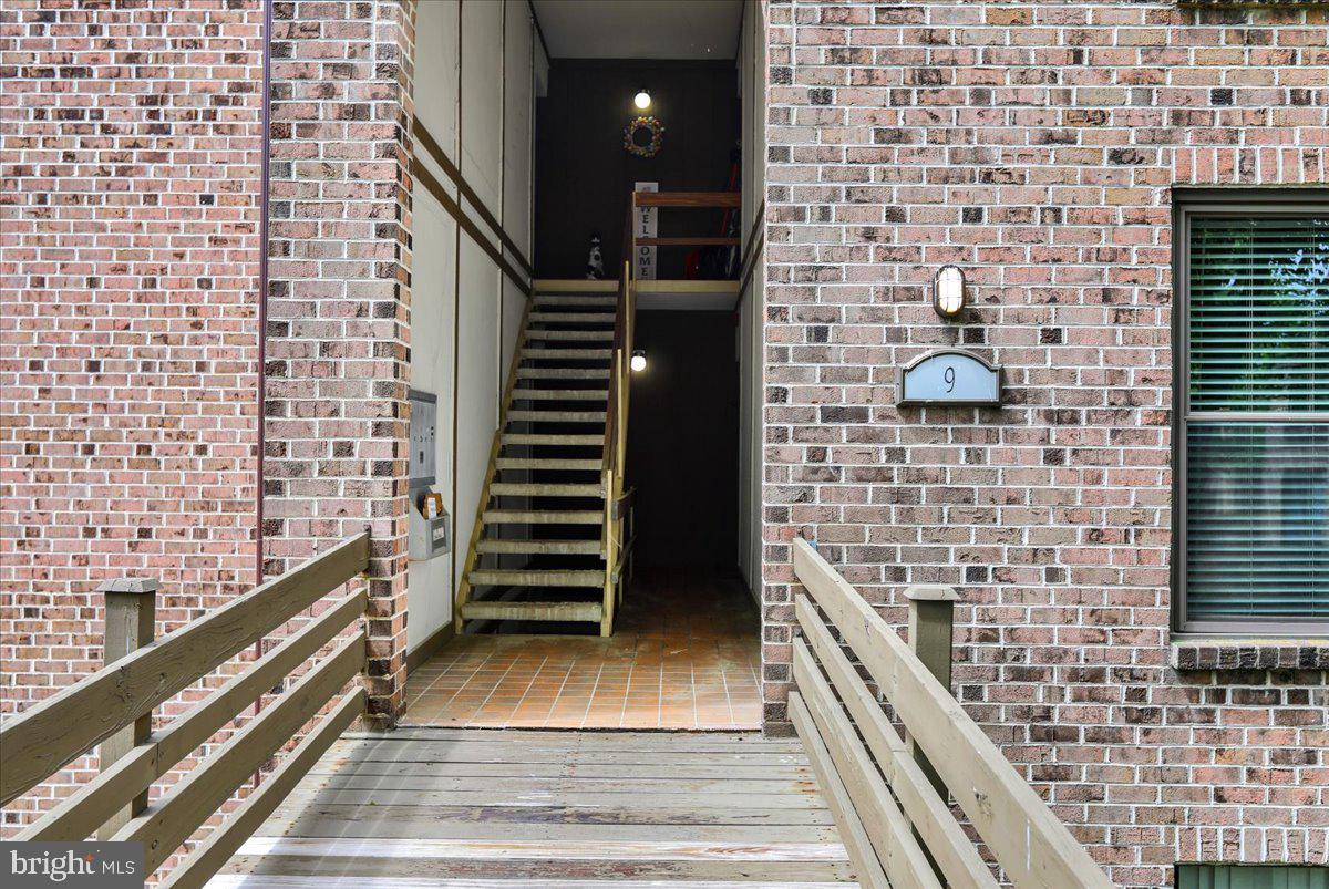 9 A Fairway Road Reading, PA 19607 - Photo 3 of 22 a view of an entryway