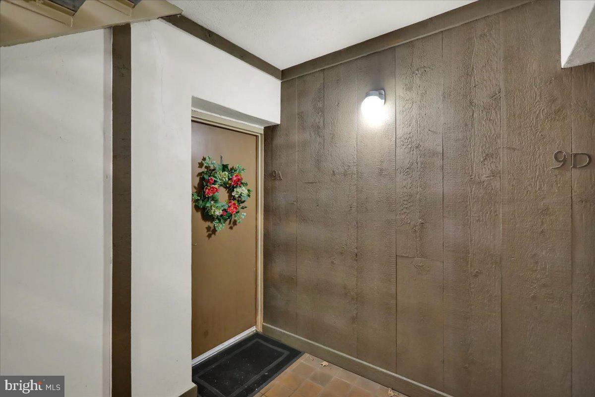 9 A Fairway Road Reading, PA 19607 - Photo 4 of 22 a bathroom with a shower