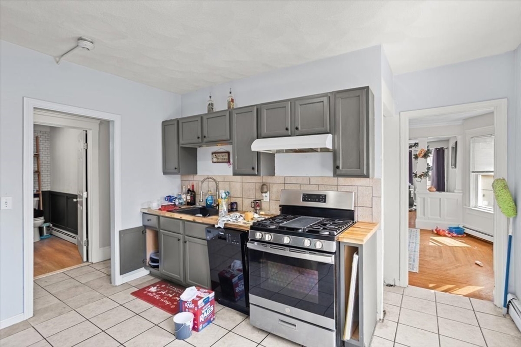 39 Myrtle Street Pawtucket, RI 02860 - Photo 34 of 42