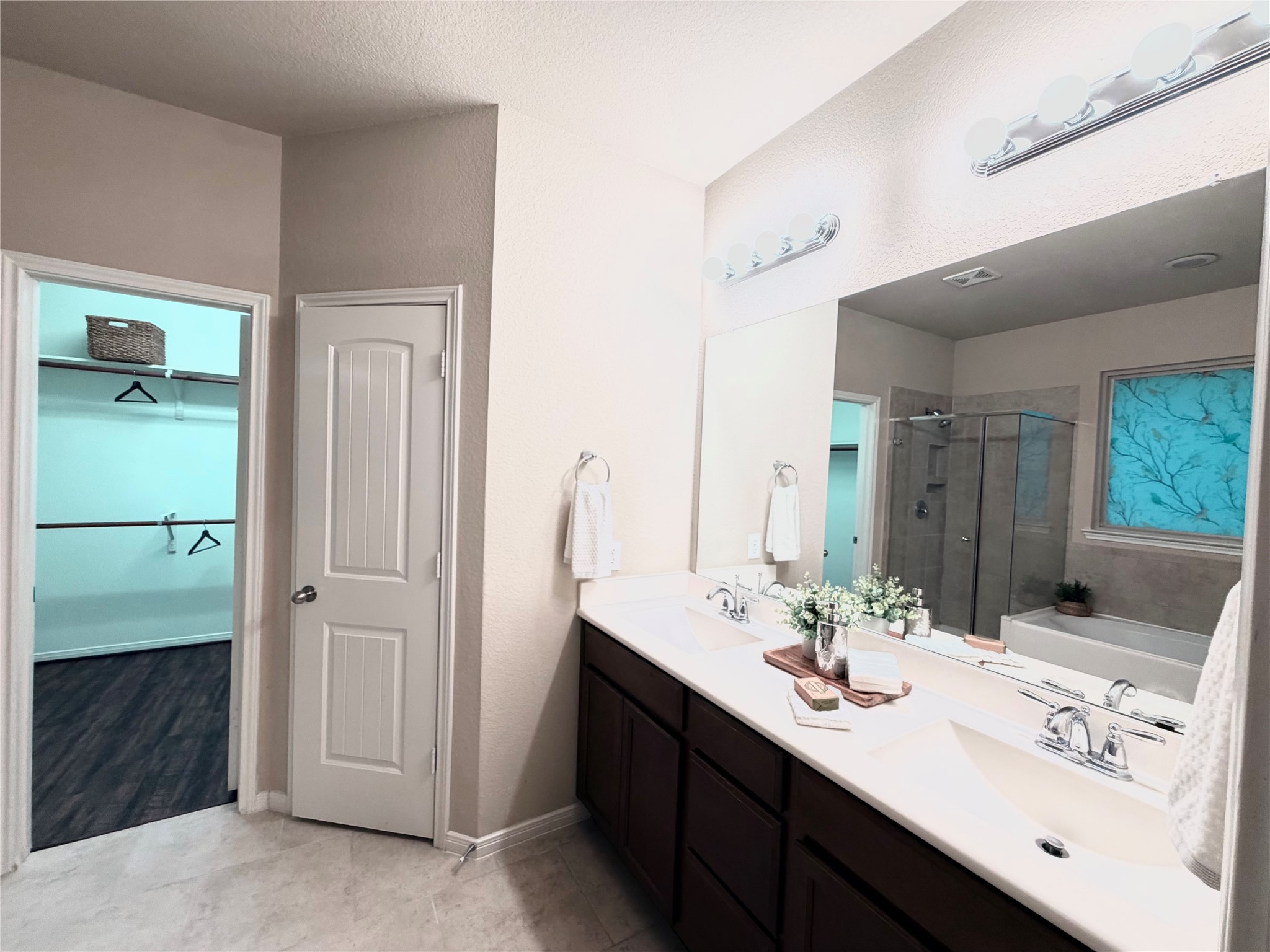 5502 Claymore Meadow Lane Spring, TX 77389 - Photo 17 of 45 Primary bathroom with double sinks