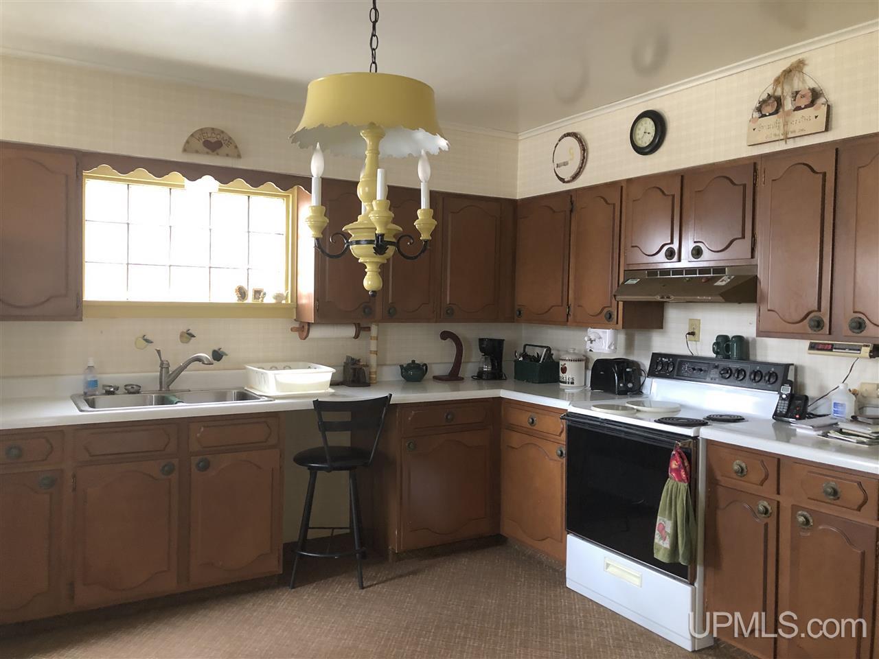 113 West Ridge Street Ishpeming, MI 49849 - Photo 8 of 48