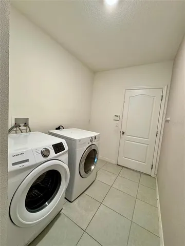 a view of parking area