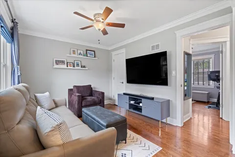 $525,000 | 201 North Maple Street, Mount Prospect, IL 60056
