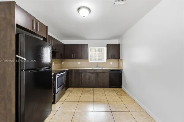 $2,275 | 13 South Royal Poinciana Boulevard, Unit 24, Miami Springs, FL 33166