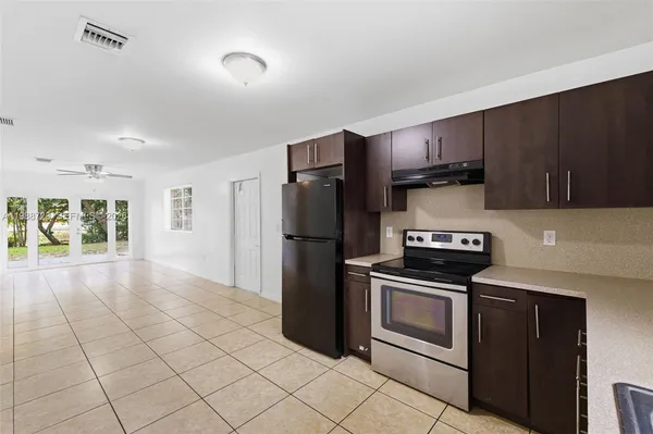 $2,275 | 13 South Royal Poinciana Boulevard, Unit 24, Miami Springs, FL 33166
