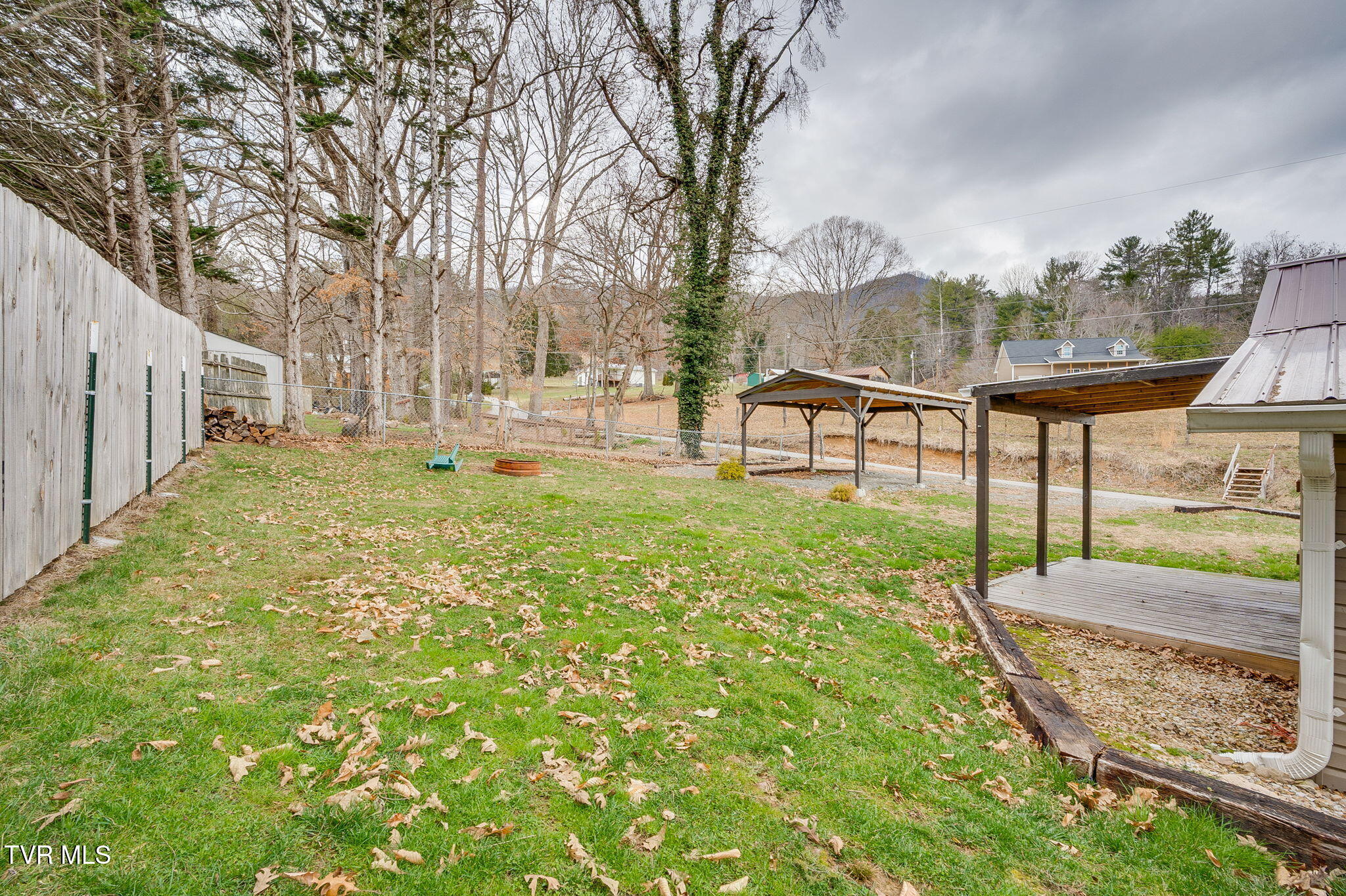 121 Coleman Road Hampton, TN 37658 - Photo 19 of 37 019