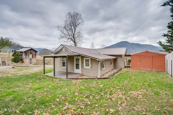 $199,500 | 121 Coleman Road, Hampton, TN 37658