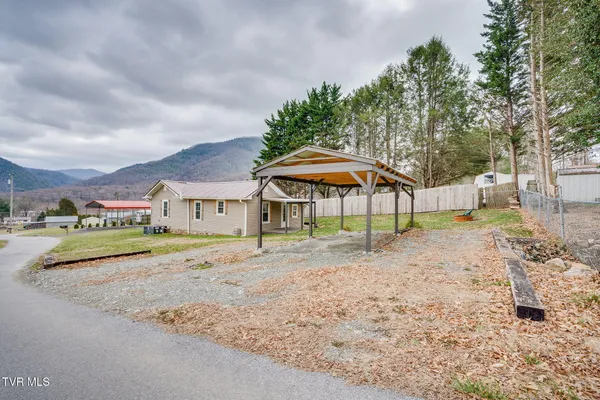 $199,500 | 121 Coleman Road, Hampton, TN 37658
