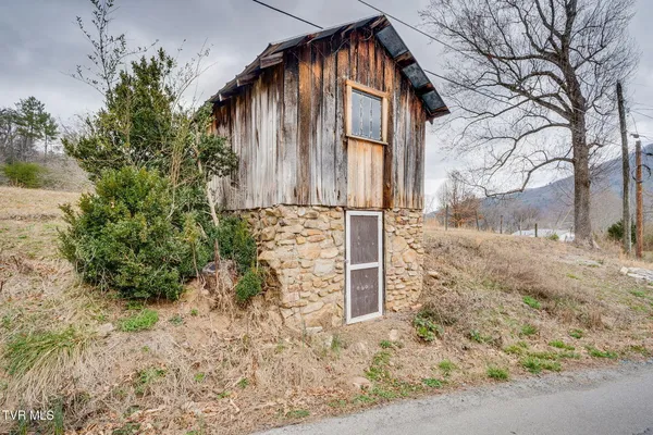 $199,500 | 121 Coleman Road, Hampton, TN 37658