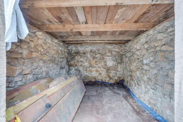 $199,500 | 121 Coleman Road, Hampton, TN 37658