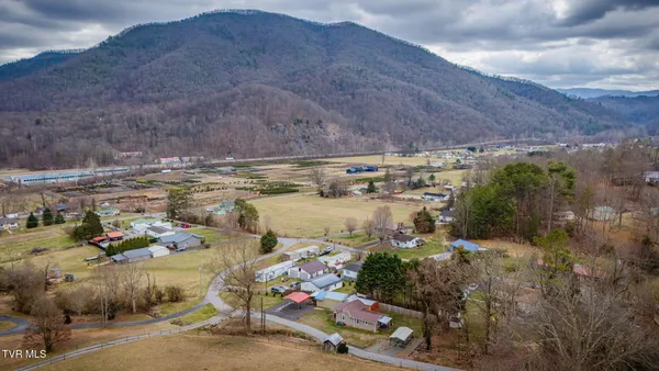 $199,500 | 121 Coleman Road, Hampton, TN 37658