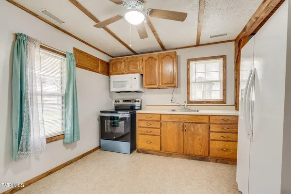$199,500 | 121 Coleman Road, Hampton, TN 37658