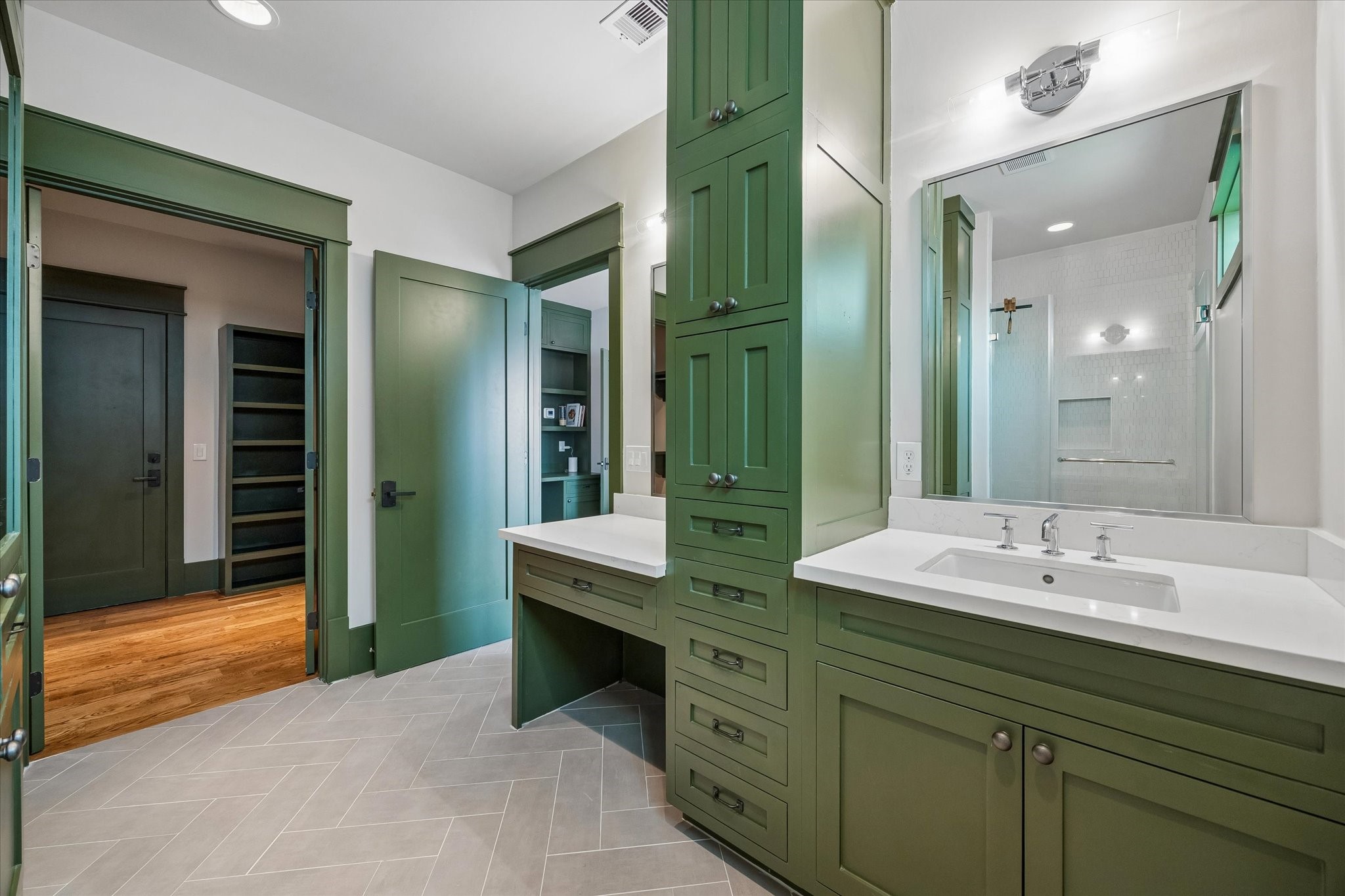 1101 Omar Street Houston, TX 77009 - Photo 31 of 46 Spacious ensuite bathroom designed with comfort and functionality in mind, featuring generous storage, expansive counter space, and a well-appointed layout ideal for guests or multigenerational living.