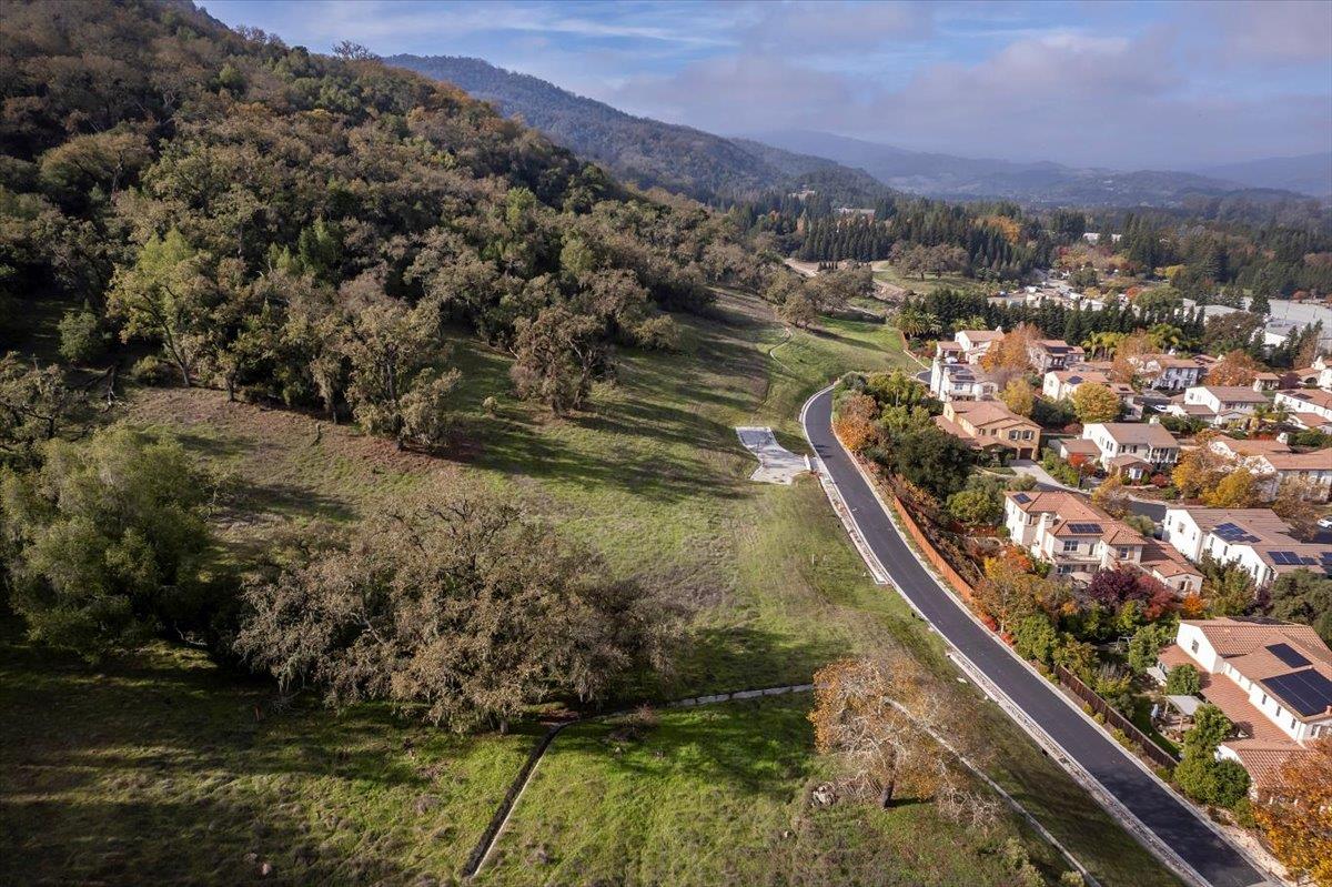 2880 Berwick Avenue Gilroy, CA 95020 - Photo 3 of 17