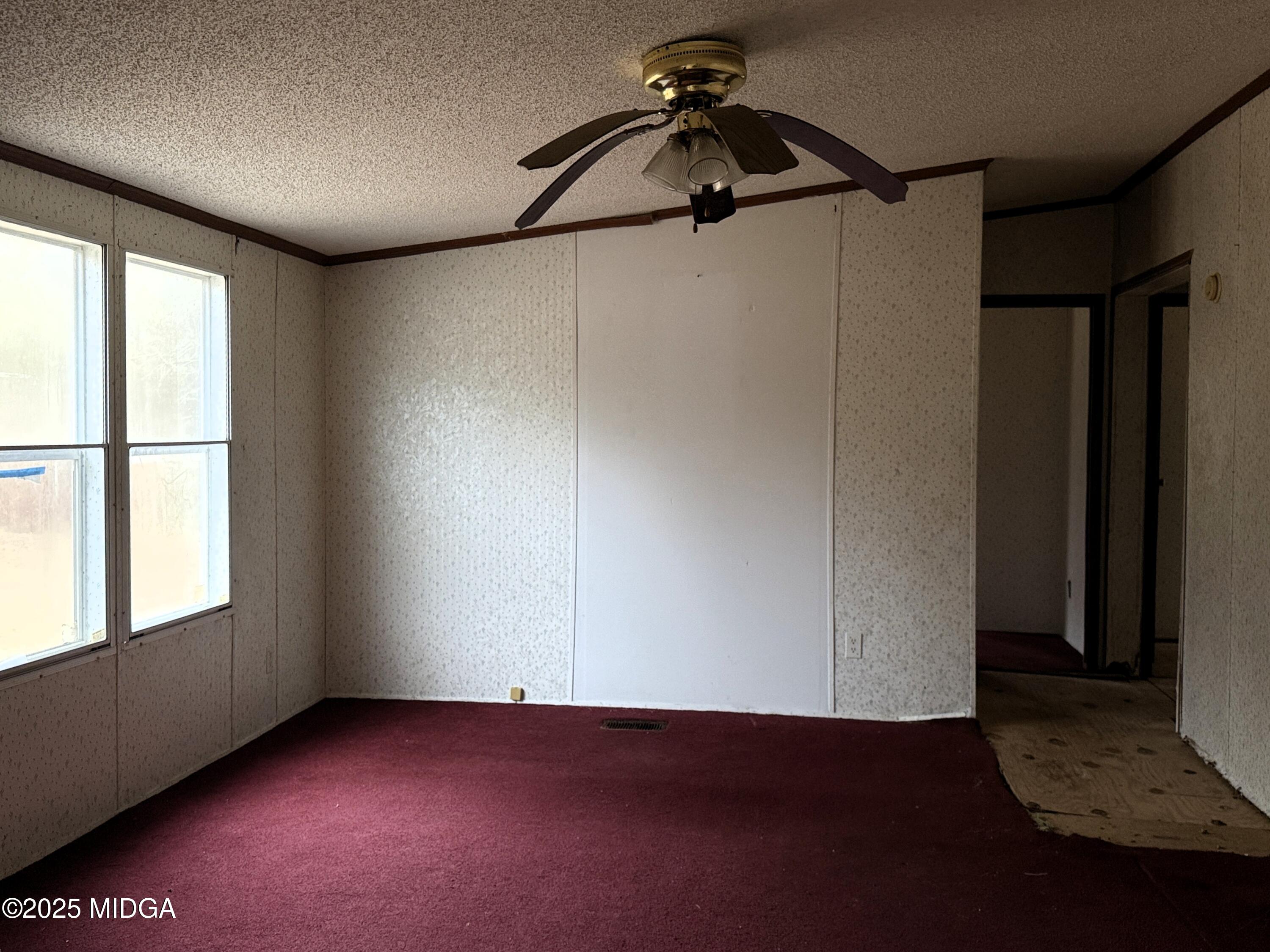 108 D C Hardie Road Gordon, GA 31031 - Photo 9 of 15 Living room