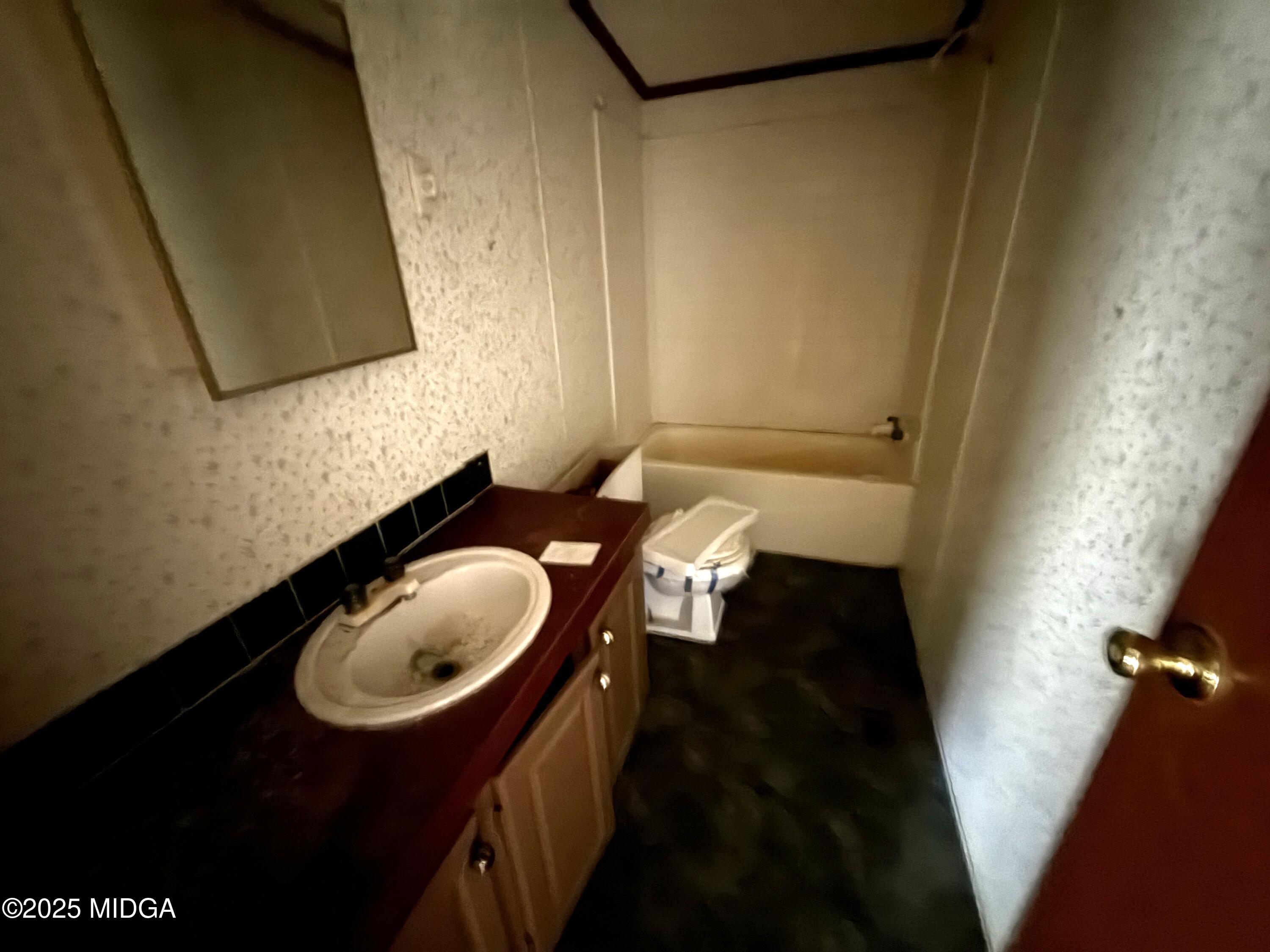 108 D C Hardie Road Gordon, GA 31031 - Photo 10 of 15 Bathroom 2