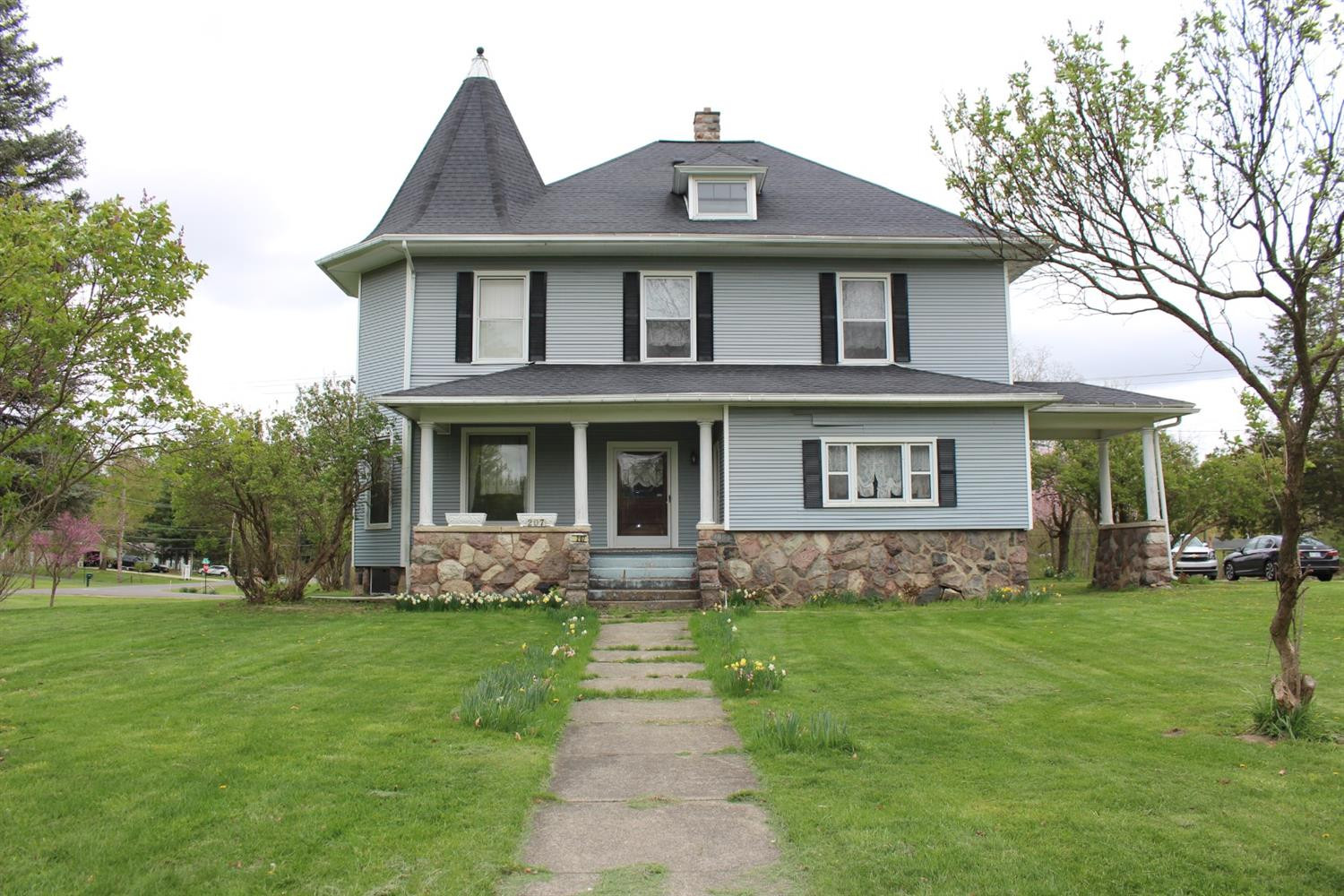 207 Robinson Road Jackson, MI 49203 - Photo 1 of 58 Photo 1
