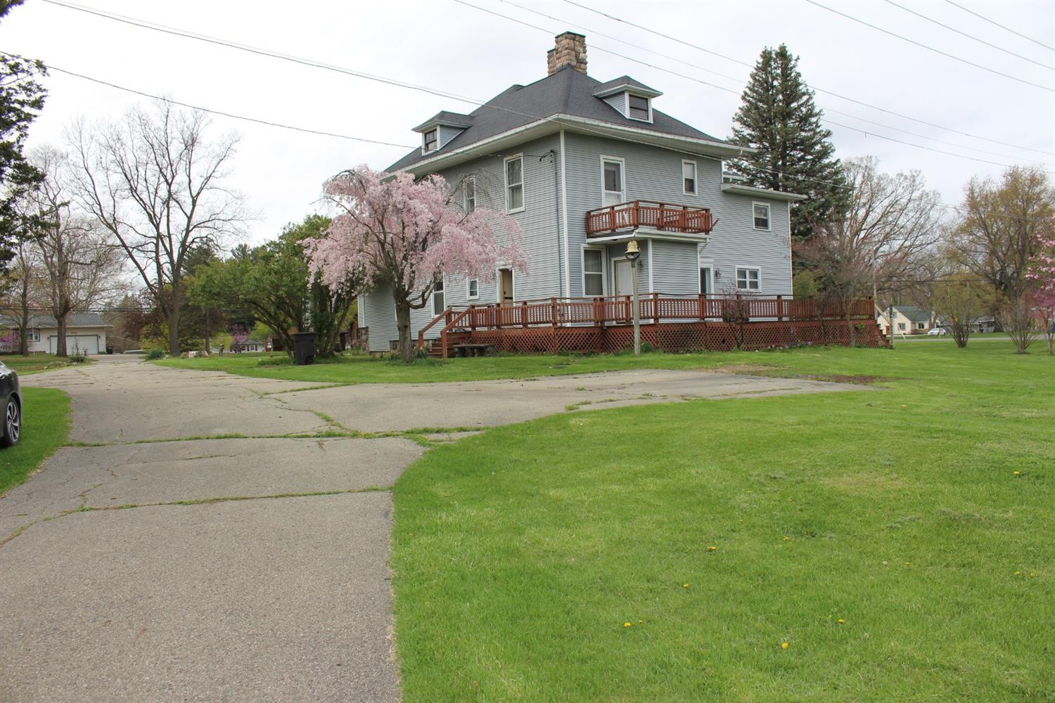 207 Robinson Road Jackson, MI 49203 - Photo 3 of 58 Photo 3