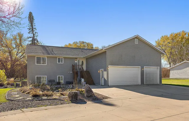 $414,900 | 1055 Johnson Place Southeast, Owatonna, MN 55060