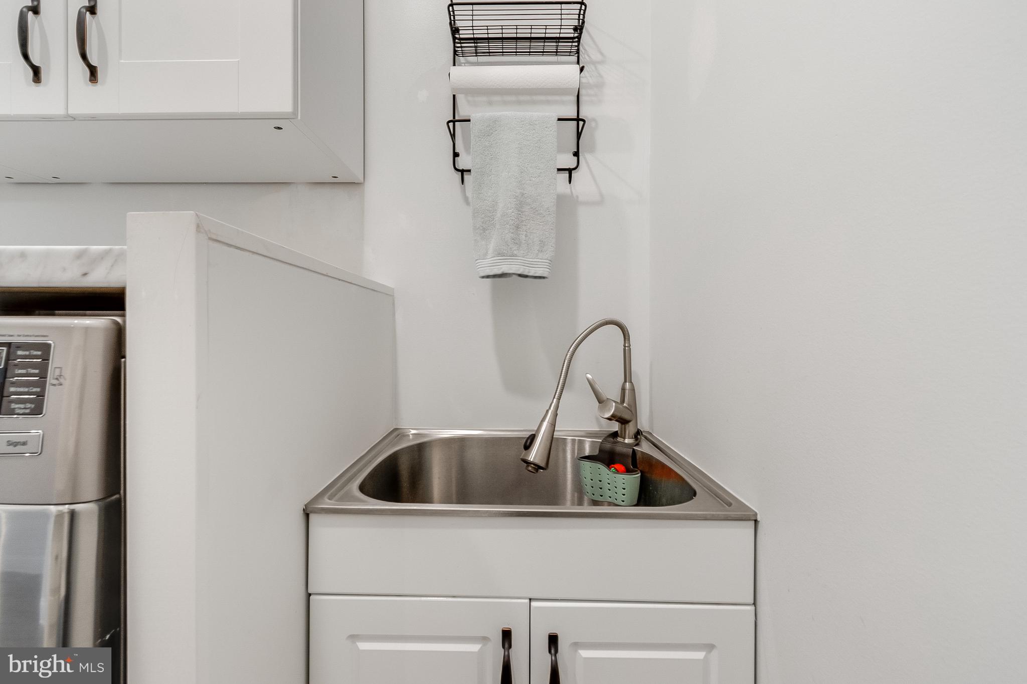 34170 Clay Road Lewes, DE 19958 - Photo 44 of 66 Laundry room