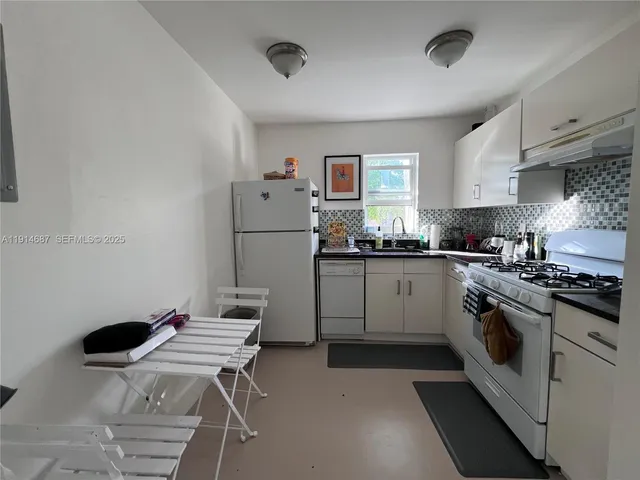 $335,000 | 1033 Lenox Avenue, Unit 202, Miami Beach, FL 33139
