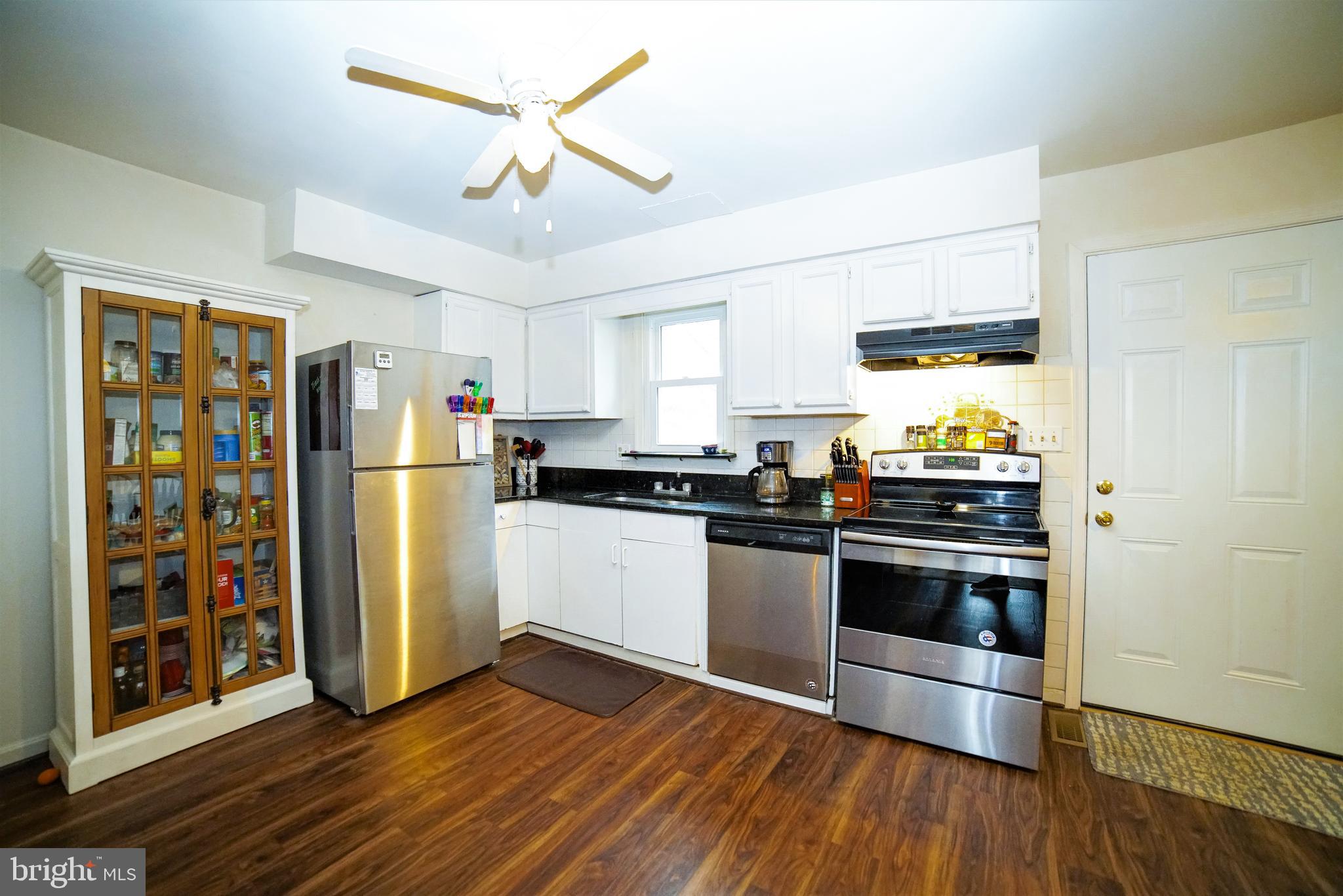 418 Windy Knoll Drive Mount Airy, MD 21771 - Photo 5 of 31