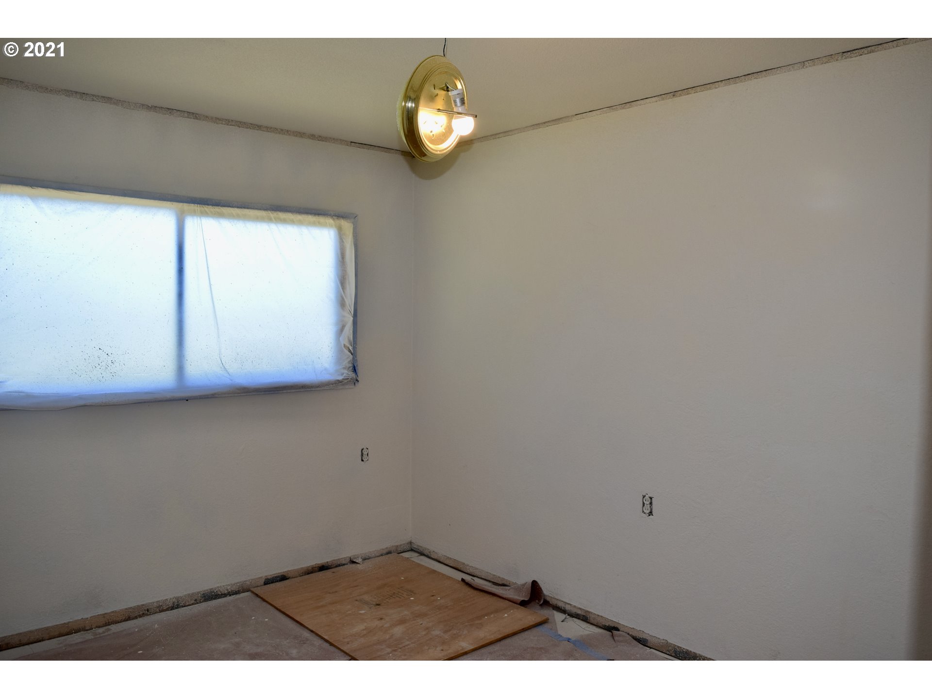 30312 Hummingbird Hill Road Gold Beach, OR 97444 - Photo 18 of 27