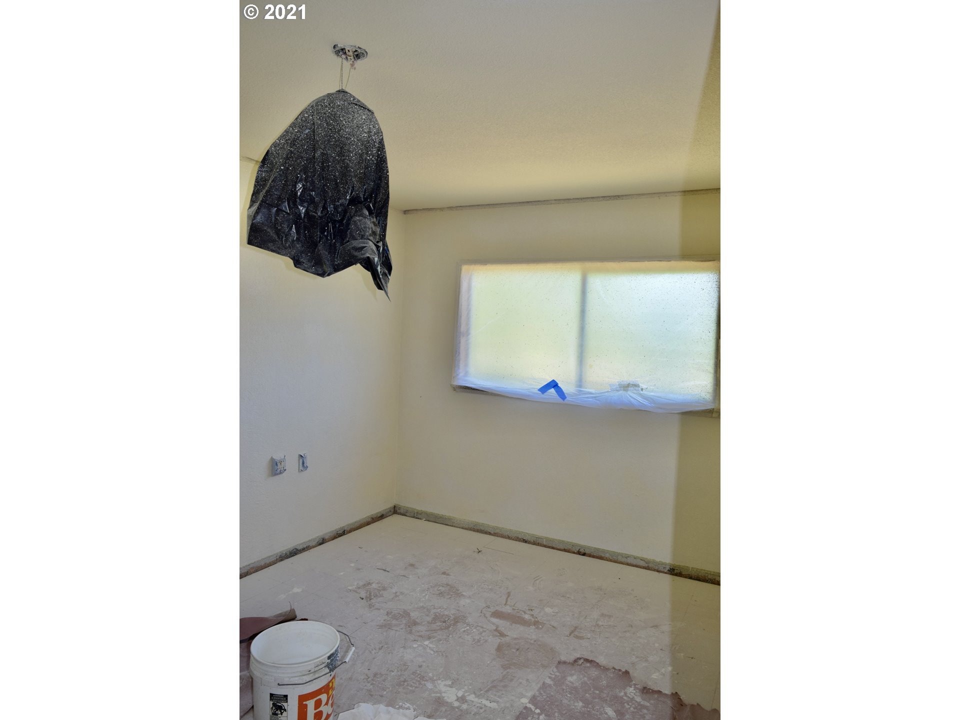 30312 Hummingbird Hill Road Gold Beach, OR 97444 - Photo 19 of 27