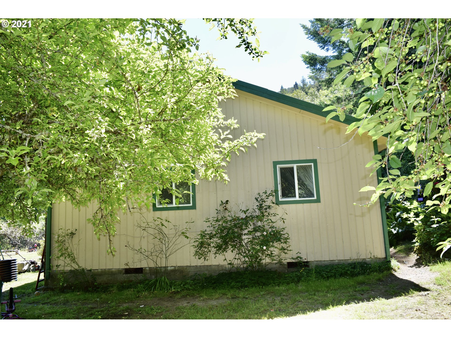 30312 Hummingbird Hill Road Gold Beach, OR 97444 - Photo 20 of 27