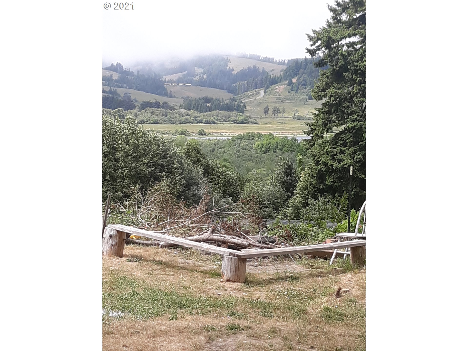 30312 Hummingbird Hill Road Gold Beach, OR 97444 - Photo 23 of 27