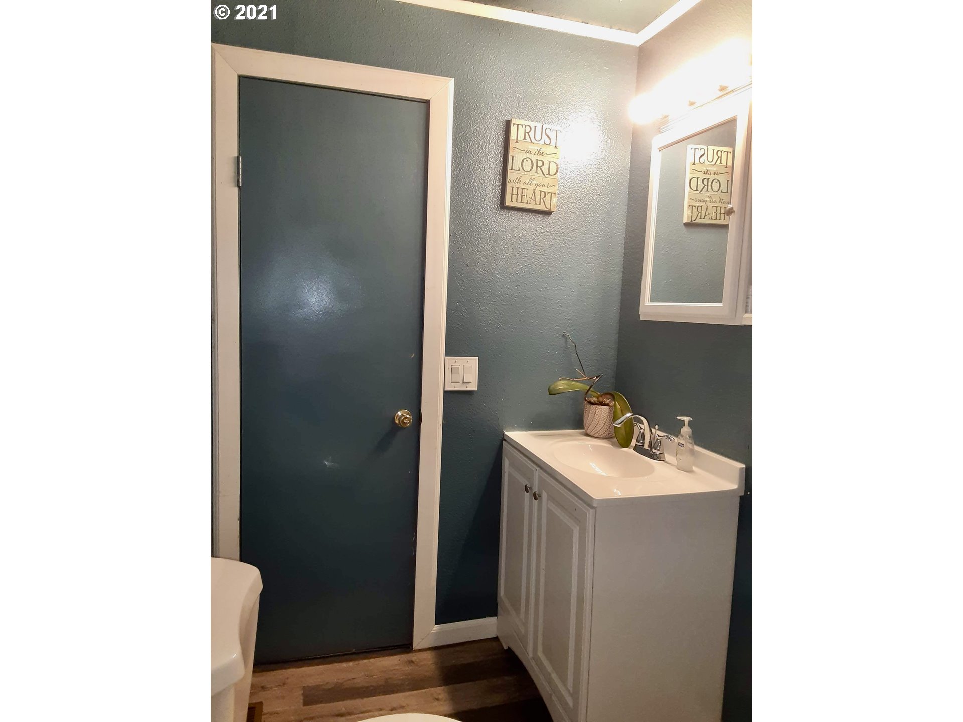 30312 Hummingbird Hill Road Gold Beach, OR 97444 - Photo 8 of 27