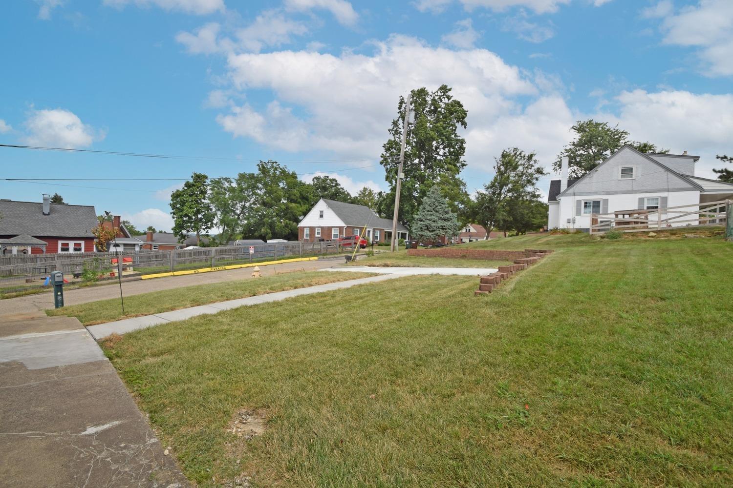 2460 East Galbraith Road Reading, OH 45237 - Photo 24 of 27