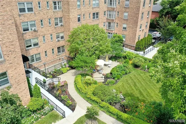 $184,900 | 731 W Ferry, Unit 6J, Buffalo, NY 14222