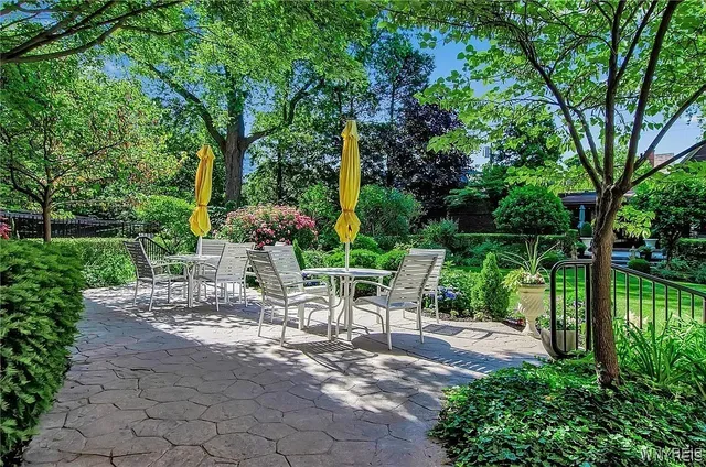 $184,900 | 731 W Ferry, Unit 6J, Buffalo, NY 14222