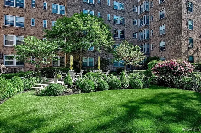 $184,900 | 731 W Ferry, Unit 6J, Buffalo, NY 14222