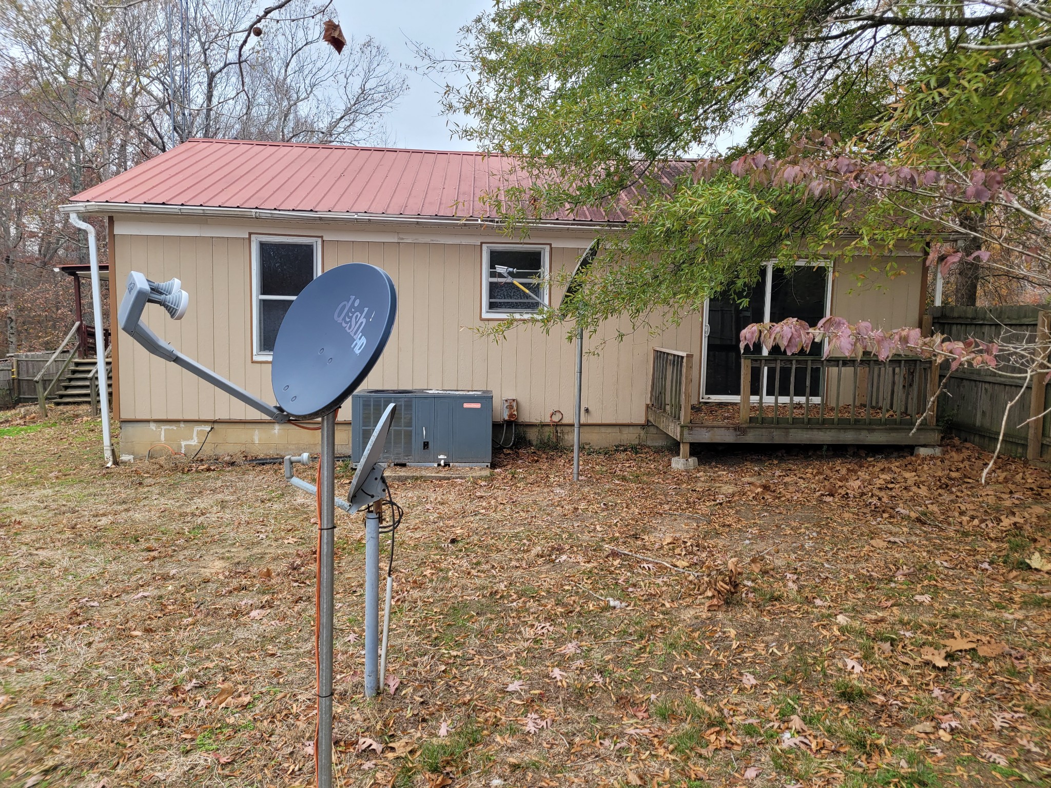 705 Booth McSwain Road Paris, TN 38242 - Photo 49 of 69 a front view of a house with garden