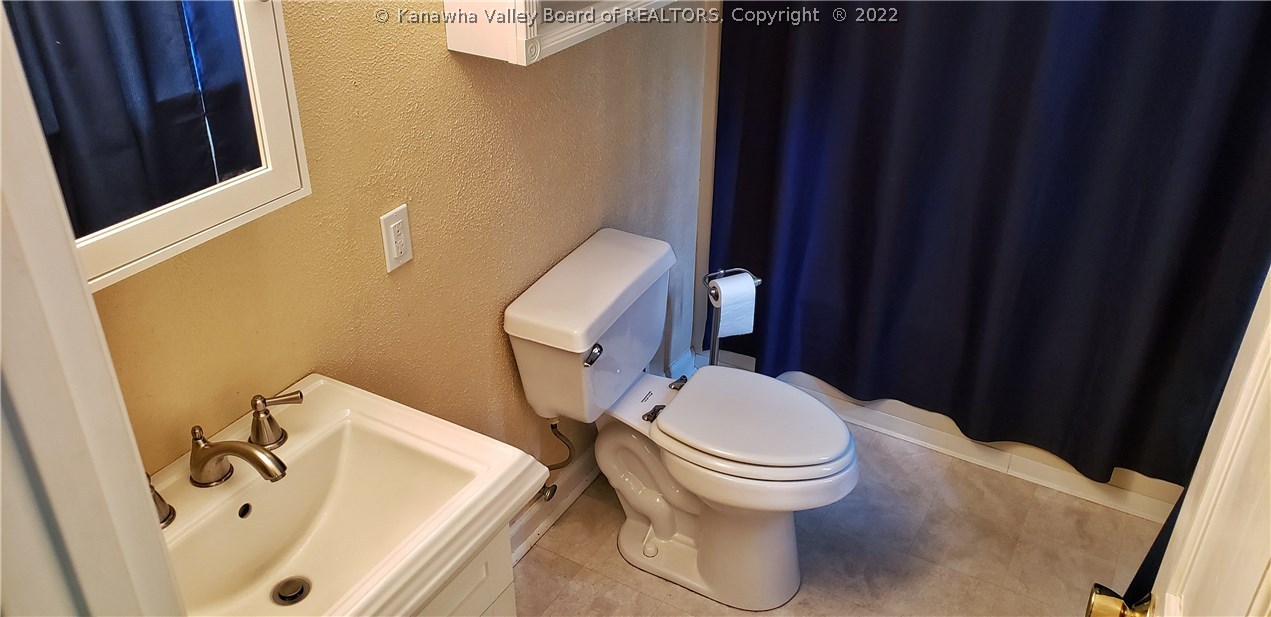 410 Blake Road Nitro, WV 25143 - Photo 9 of 30 Gallery Image 9
