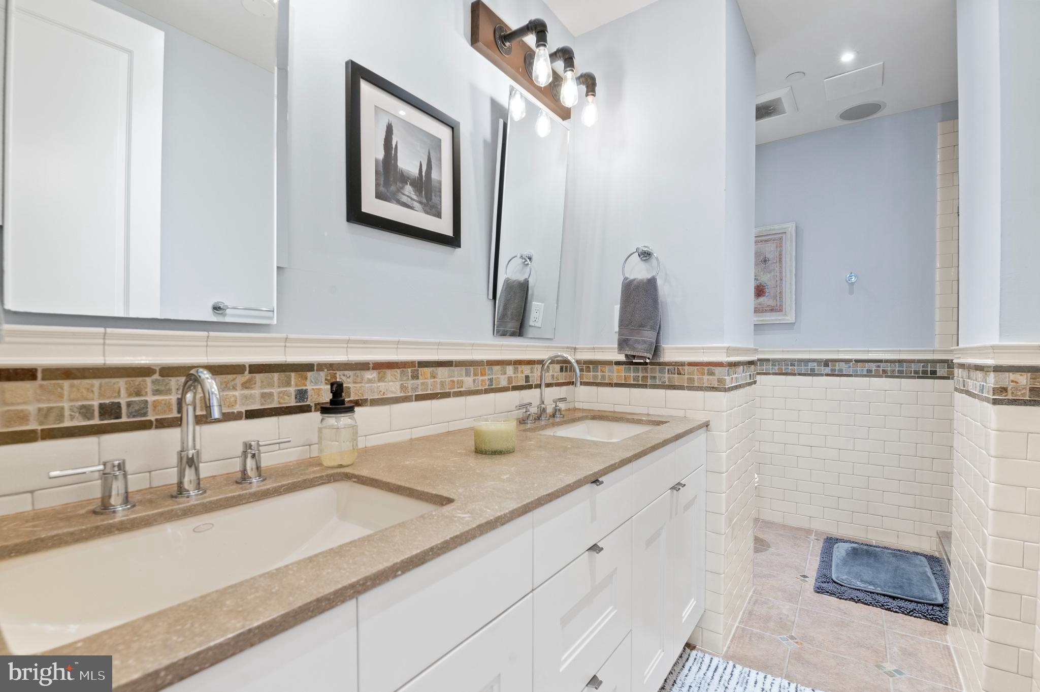 421 Chestnut Street, Unit 404 Philadelphia, PA 19106 - Photo 15 of 30