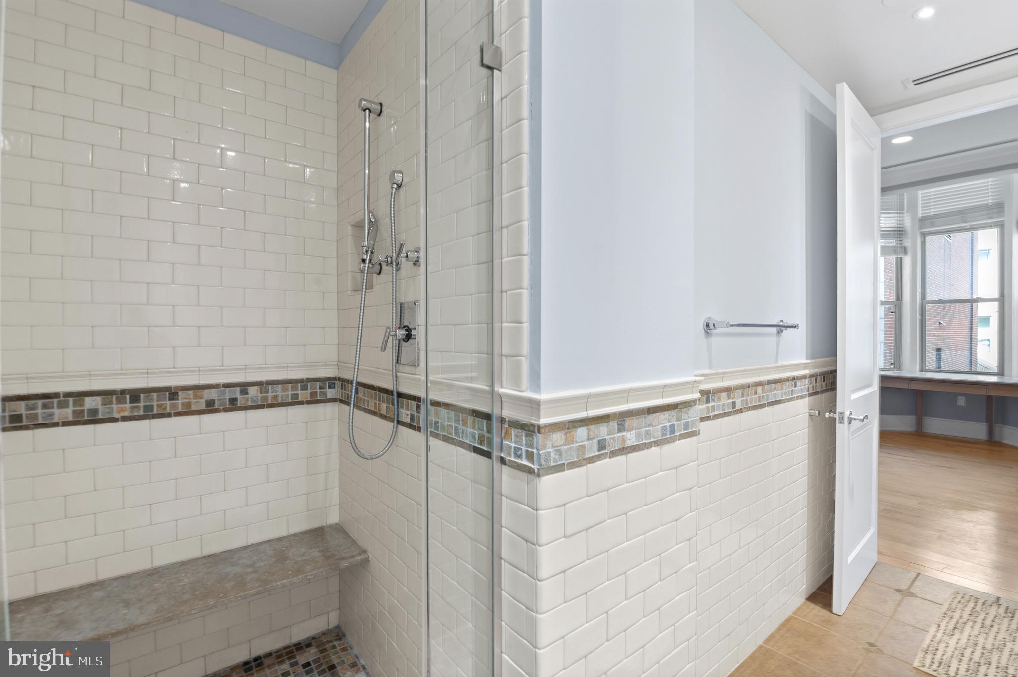421 Chestnut Street, Unit 404 Philadelphia, PA 19106 - Photo 16 of 30