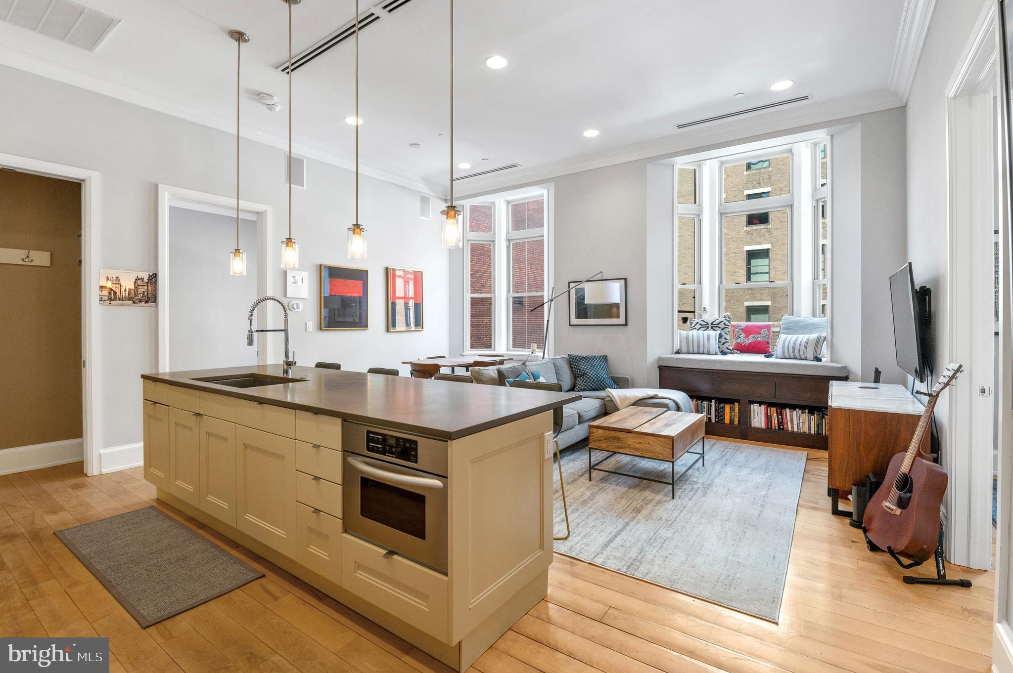 421 Chestnut Street, Unit 404 Philadelphia, PA 19106 - Photo 2 of 30